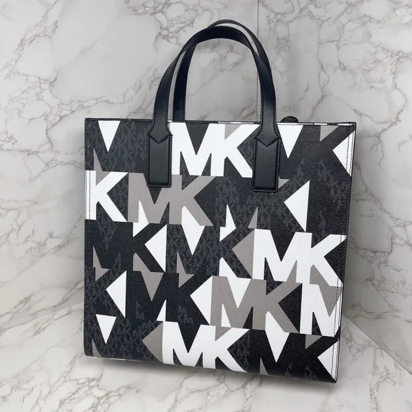 Michael Kors Kenly Large Tote - Picture 3 of 6